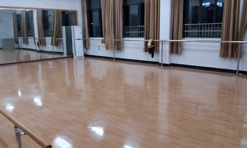 舞蹈室地板膠 舞蹈室地板膠企業(yè)要?jiǎng)?chuàng)新銷售渠道